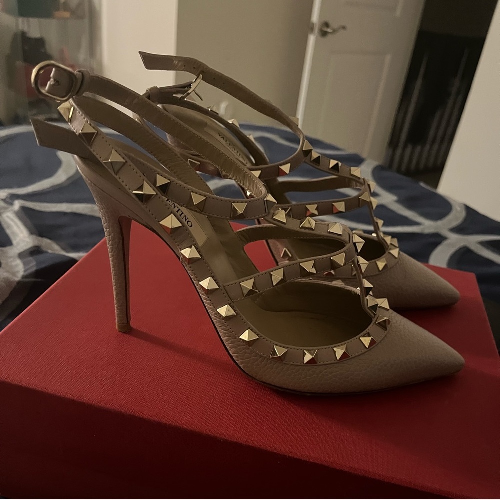 Valentino Garavani Rockstud Leather Pointed Toe Slingbacks in Beige - Picture 4 of 16